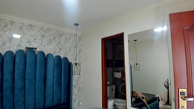 nalalye cruzz  online show from 10, 4, 2026