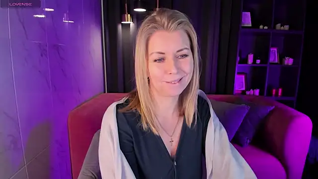 Annie Light online show from 11, 2, 2025