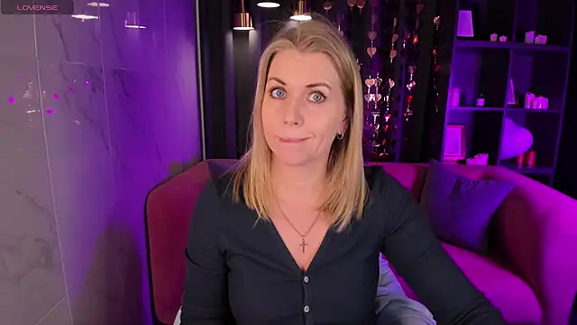 Annie Light online show from 20, 2, 2025