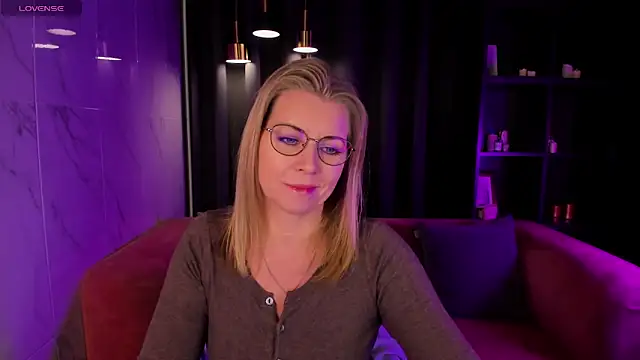 Annie Light online show from 9, 3, 2025