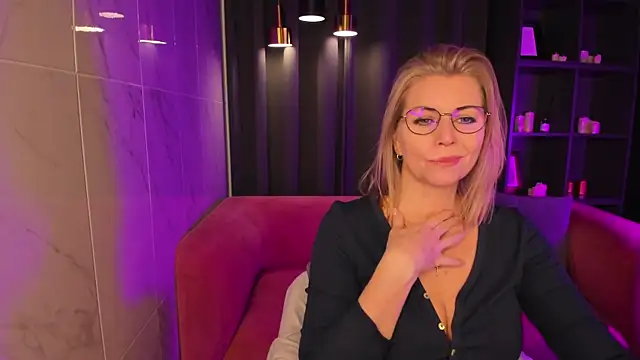 Annie Light online show from 20, 3, 2025