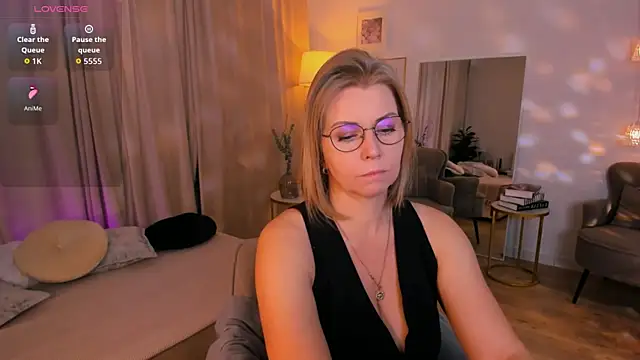 Annie Light online show from 16, 4, 2026