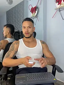 ARON TAYLER01 online show from 24, 12, 2024