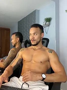 ARON TAYLER01 online show from 11, 1, 2025