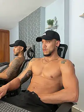 ARON TAYLER01 online show from 18, 1, 2025