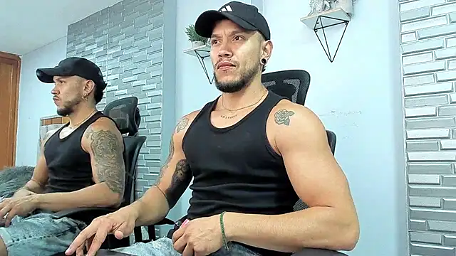 ARON TAYLER01 online show from 21, 1, 2025