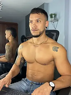 ARON TAYLER01 online show from 18, 3, 2025