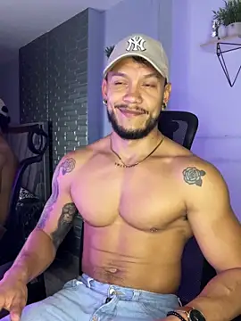 ARON TAYLER01 online show from 27, 9, 2025