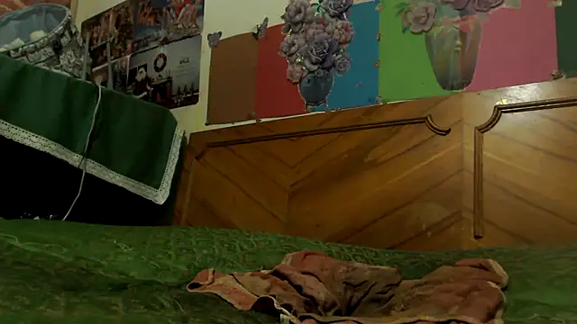 Snapshot of EllyseJenner chatting on 22, 10, 2025 EllyseJenner online show from 22, 10, 2025