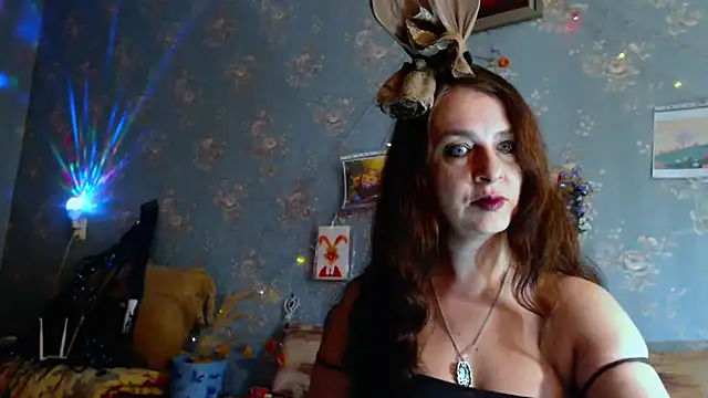 VanezaSmith online show from 7, 4, 2026