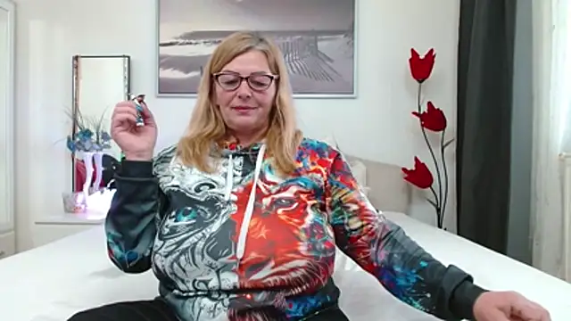 Snapshot of YulliaMilf chatting on 27, 2, 2026 YulliaMilf online show from 27, 2, 2026