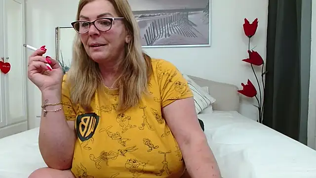 Snapshot of YulliaMilf chatting on 2, 5, 2026 YulliaMilf online show from 2, 5, 2026