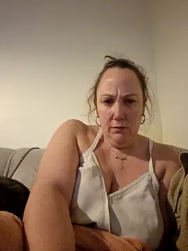 Wisie Cutie online show from 12, 1, 2025