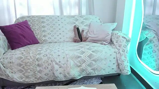 KAROLIVONNE online show from 24, 2, 2026