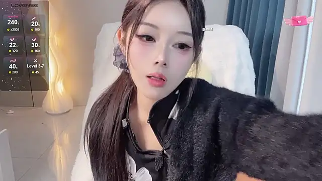 Mandy-- online show from 10, 11, 2025