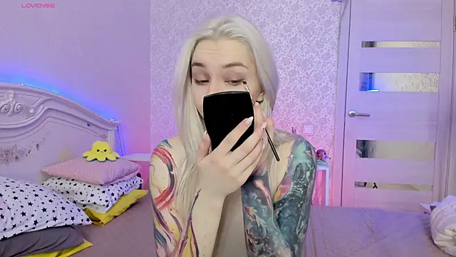 LillyMoure  online show from 22, 3, 2025