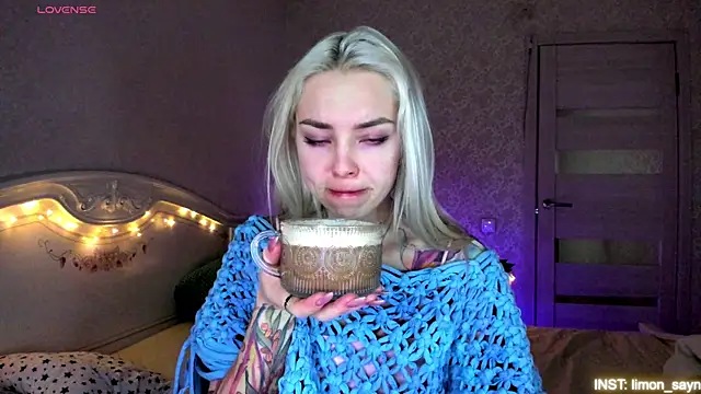 LillyMoure  online show from 19, 5, 2026