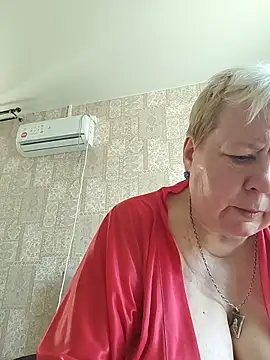 Snapshot of EffectFiona chatting on 1, 6, 2026 EffectFiona online show from 1, 6, 2026