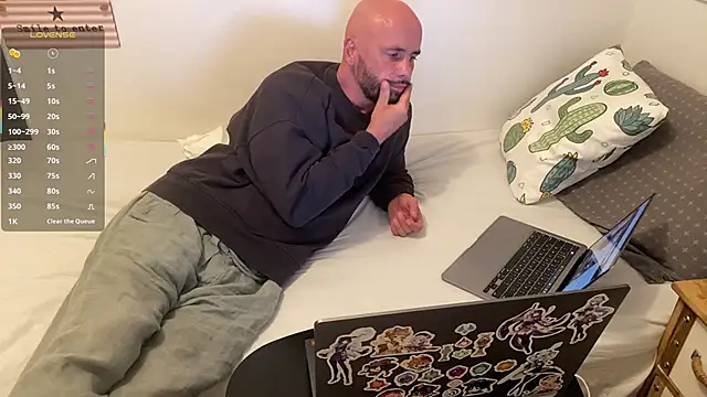 Snapshot of tim_beard chatting on 28, 9, 2025 tim beard online show from 28, 9, 2025