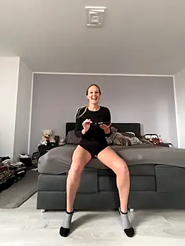 MaviePearl online show from 4, 10, 2025