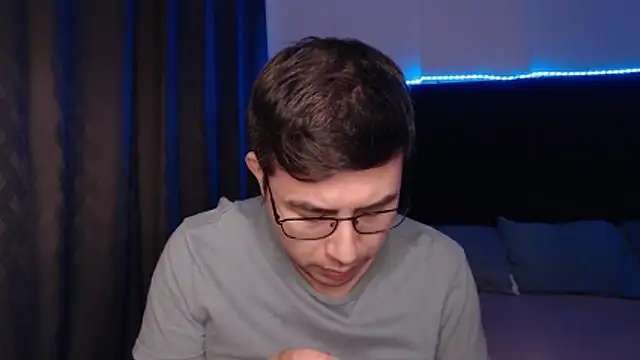 andrewmhilton  online show from 7, 4, 2026