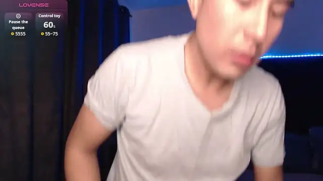 Snapshot of andrewmhilton_ chatting on 11, 6, 2026 andrewmhilton online show from 11, 6, 2026