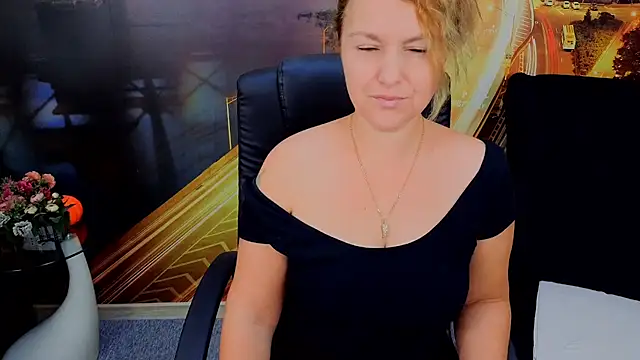 EmmaxPark online show from 3, 12, 2025