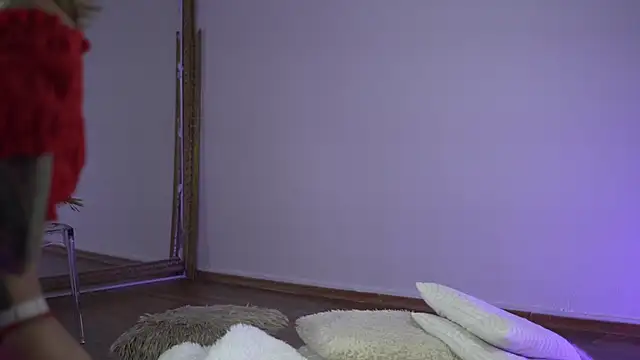 TiffanyMaze online show from 8, 10, 2025