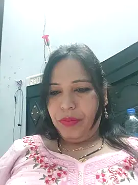 Poojabhabi101 online show from 8, 3, 2025