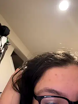 LiverandBrat77 online show from 23, 12, 2025