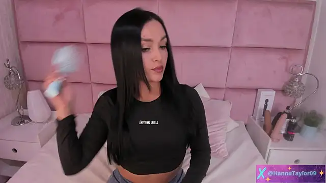 HannaTaylor online show from 7, 10, 2025