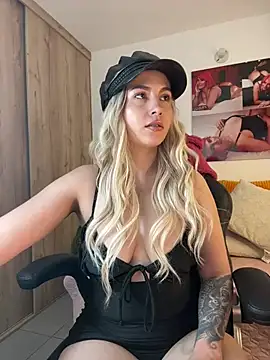 zafiro mo0n online show from 13, 1, 2025