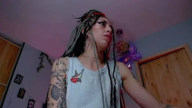 VickyJackson  online show from 25, 11, 2025