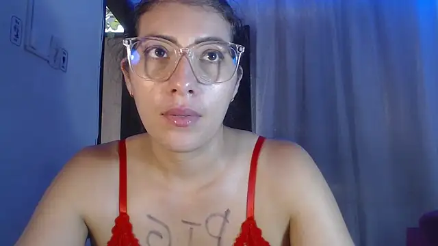 DaMikaela  online show from 2, 3, 2025