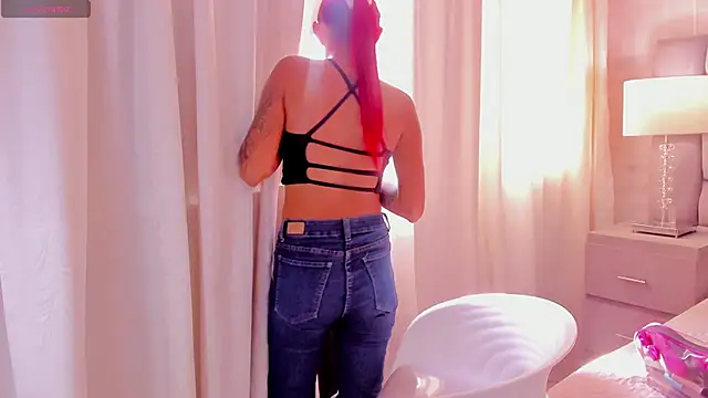 CinthiaCollins online show from 30, 1, 2025