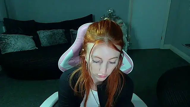 Red firesquirt online show from 18, 12, 2024