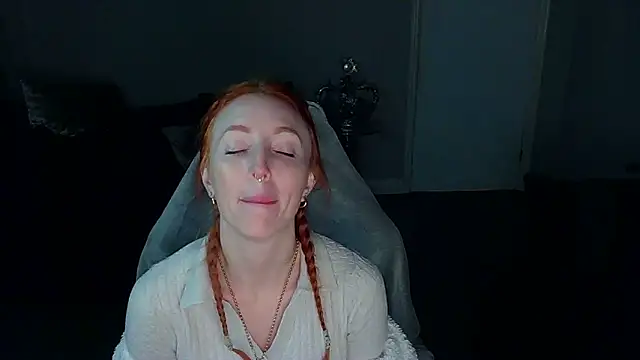 Red firesquirt online show from 4, 2, 2025