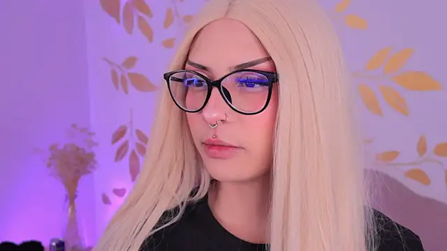 Misselektra   online show from 15, 10, 2025