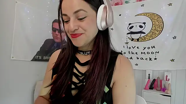 LovelyAzucena online show from 26, 9, 2025