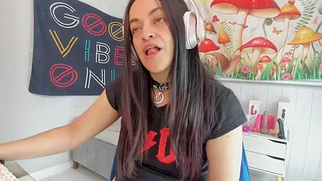 LovelyAzucena online show from 11, 11, 2025