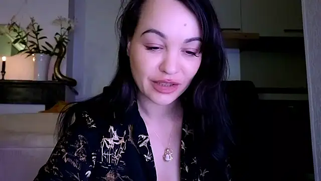 Lilie romeo online show from 23, 12, 2024