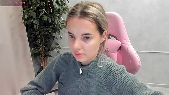 Donna Evans online show from 6, 3, 2025