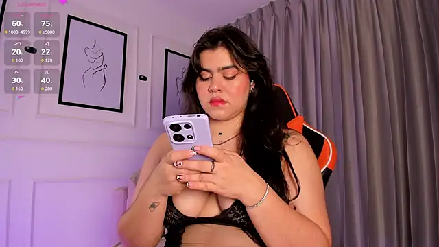 Snapshot of veronica185 chatting on 13, 2, 2026 veronica185 online show from 13, 2, 2026