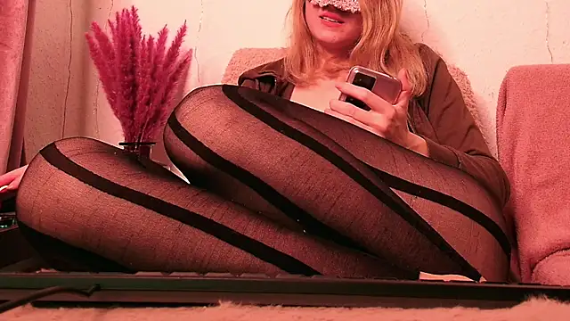 Snapshot of SecretAnni chatting on 28, 12, 2024 SecretAnni online show from 28, 12, 2024