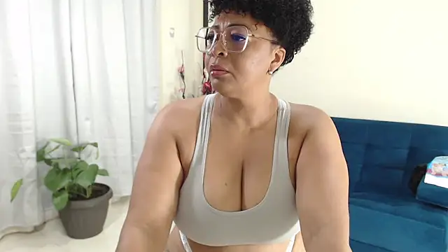 AmbarSofhia online show from 13, 2, 2025