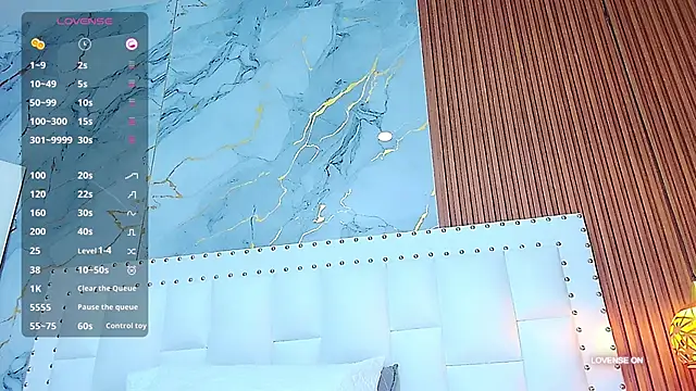 littlee emilyy  online show from 29, 1, 2025