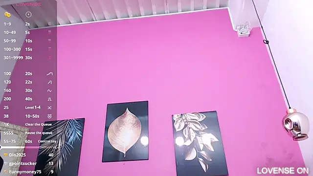 littlee emilyy  online show from 22, 3, 2025