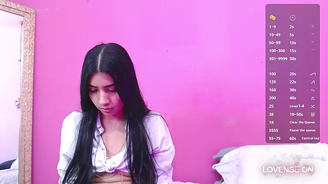 littlee emilyy  online show from 22, 3, 2025