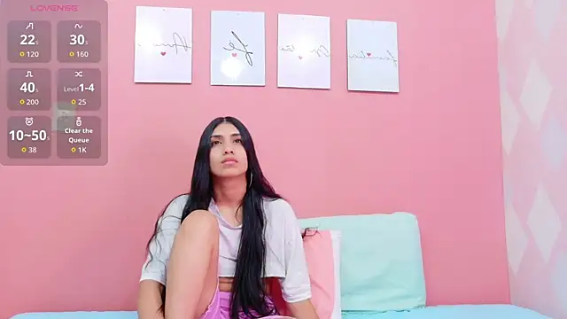 littlee emilyy  online show from 4, 10, 2025