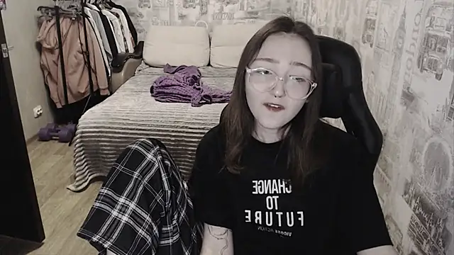 Snapshot of AmeliaKamishiro chatting on 17, 12, 2024 AmeliaKamishiro online show from 17, 12, 2024